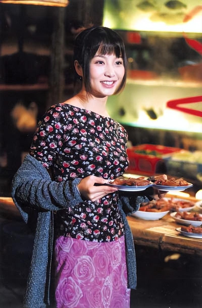 为了把握角色的分寸,陶红还特地拜访池莉,向她请教如何把握,生活中