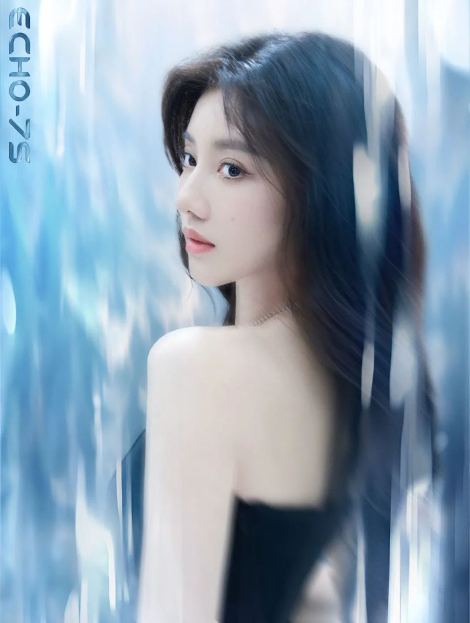 王鹤润的未来感大片性感又端庄充满力量与美的碰撞