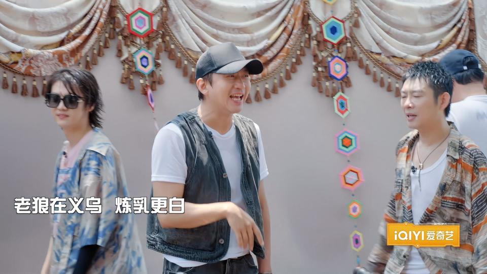 5哈到底有多抽象?把接歌玩成洗澡,易建联:来都来了,只能加入