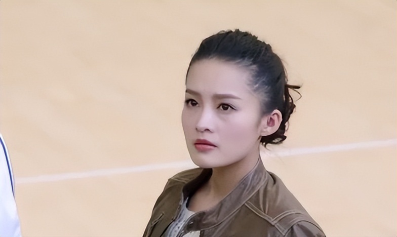 扮好一个余非不够,李沁又演活3个佳人角色,央视偏爱的尖子生