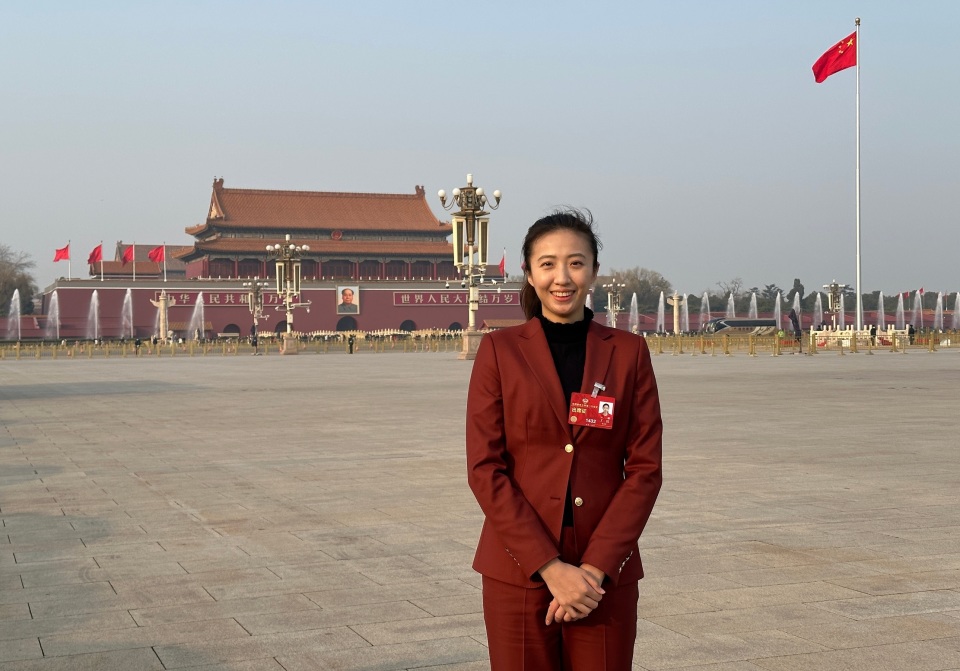 丁霞独在异乡打拼的霞姐生日快乐