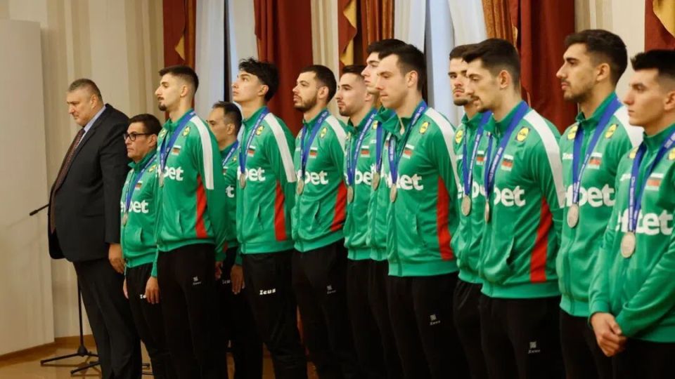 保加利亚男排主帅：三主攻战术体系 我们只用了40天就见效