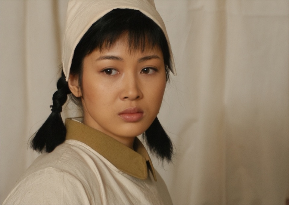 舍不得精致妆容,就不要演谍战剧了,这六位女演员的扮相才叫女特工