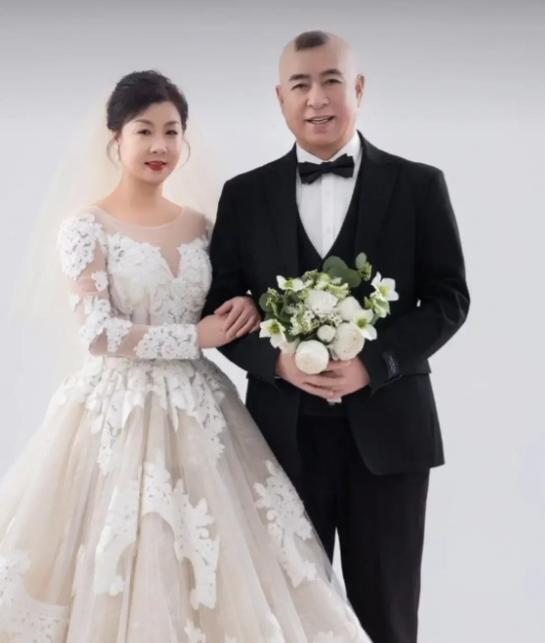 唐鉴军老婆图片