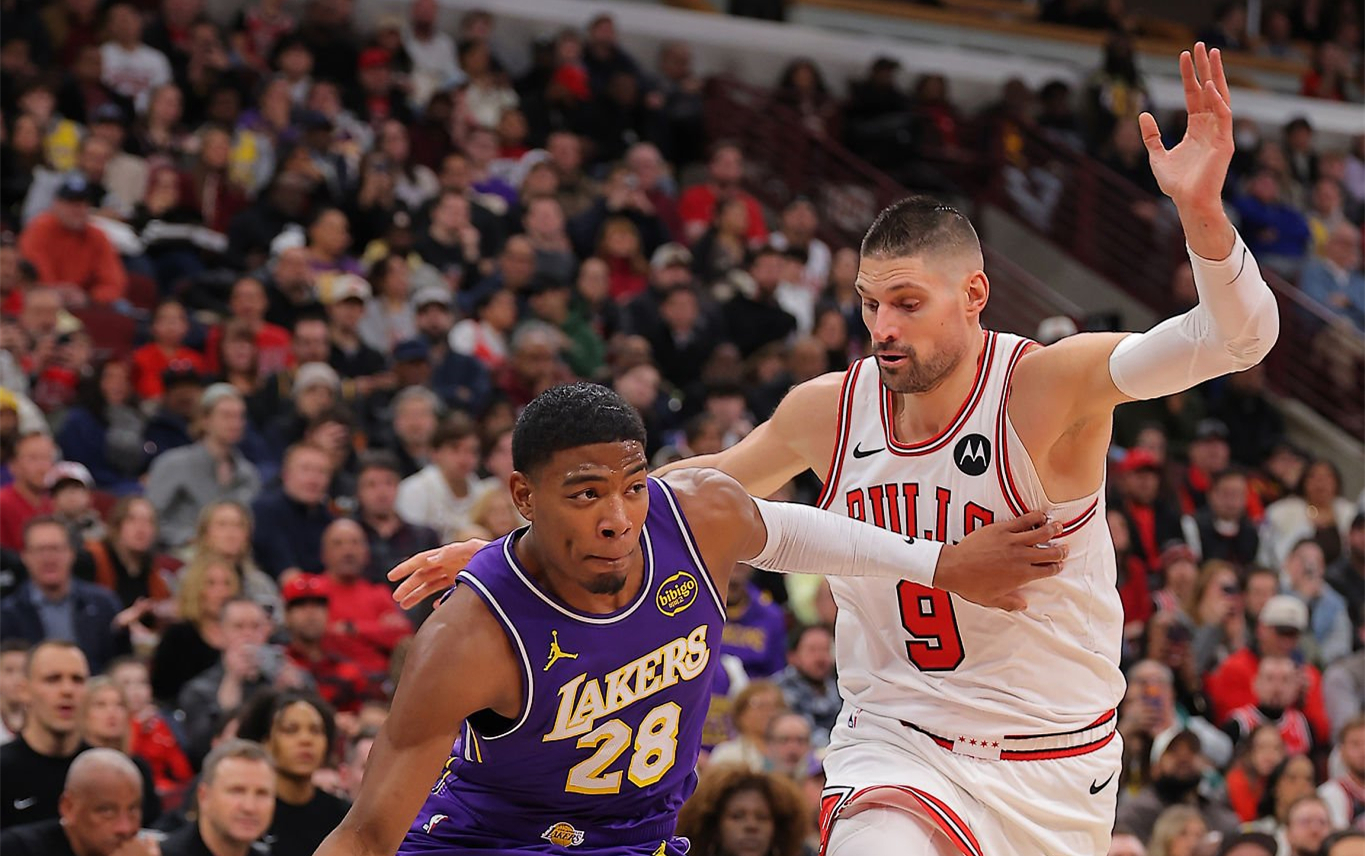 轟23分+4記三分！湖人27歲悍將再閃耀：10勝1負定律上線 - 