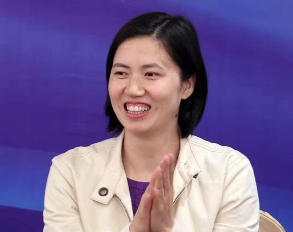 中国女排黄金一代"全能战士"周苏红拟任正厅级领导职务_腾讯新闻