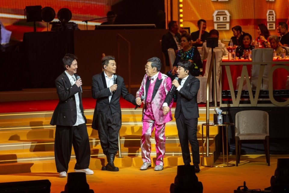 寿,苏永康,黎瑞恩,胡杏儿,何国材,邓丽欣,王菀之,张继聪,周柏豪等20几