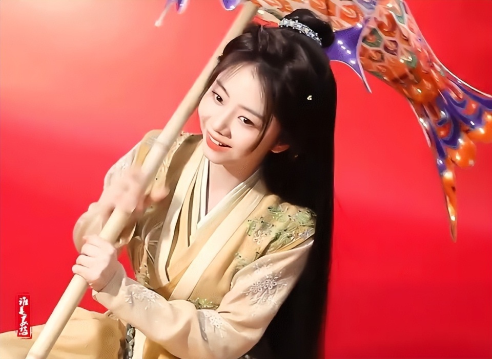 谭松韵《逍遥》路透曝光!鬼马少女好灵动,和侯明昊同框太养眼!