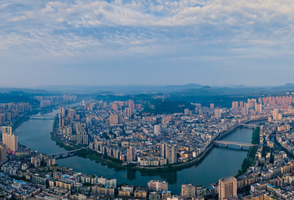 巴中:四川最穷的城市,重工业背背篓,轻工业擦皮鞋?