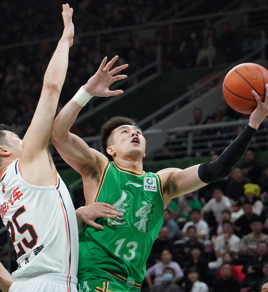 郭艾伦正式启程回国 结束治疗 率辽篮冲击三连冠