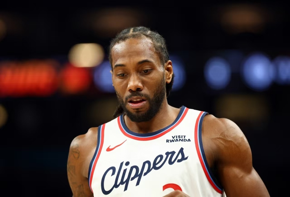 NBA西部排名乱了！马刺8连胜，四队争第三，勇士连败要掉队_腾讯新闻