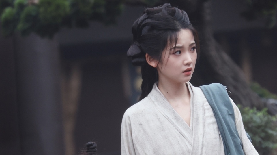《大奉打更人》最新路透，王伊瑶饰演飞燕女侠李妙真，期待不？ _腾讯新闻