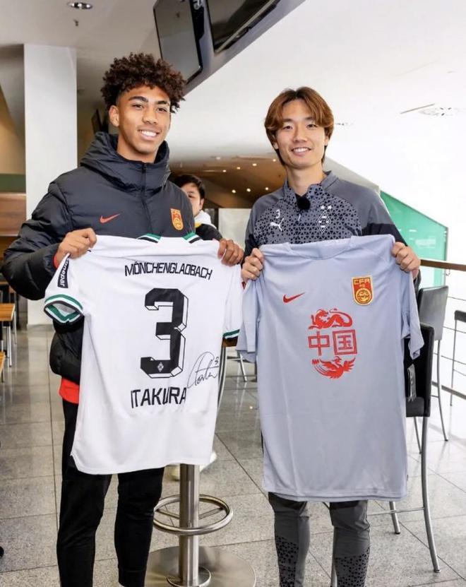 复盘u16国少0-4罗马尼亚:混血队长状态糟糕导致后防吃紧,对抗吃大亏