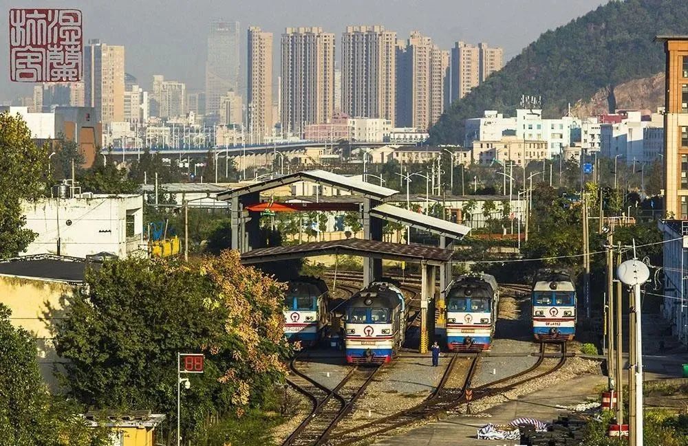 记金温线2016年列车道口撞车事故_腾讯新闻