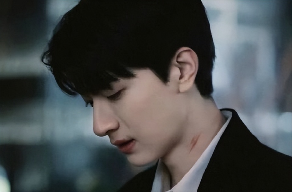 凭颜值吸粉无数,与胡歌同公司,25岁的林一终于要火了!_腾讯新闻