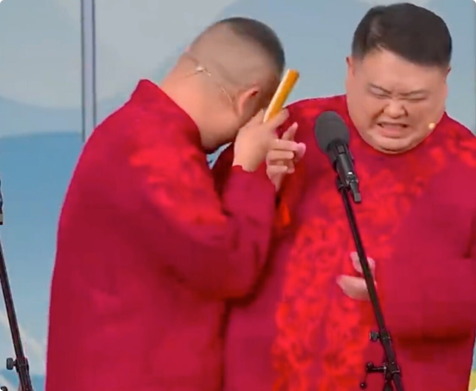4年春晚接连失误,除了笑场就是嘴瓢,岳云鹏为何还能成春晚宠儿_腾讯