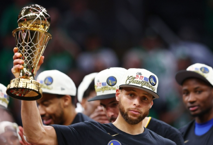 新世纪nba最有含金量的fmvp:库里打破质疑,16年老詹第一_腾讯新闻