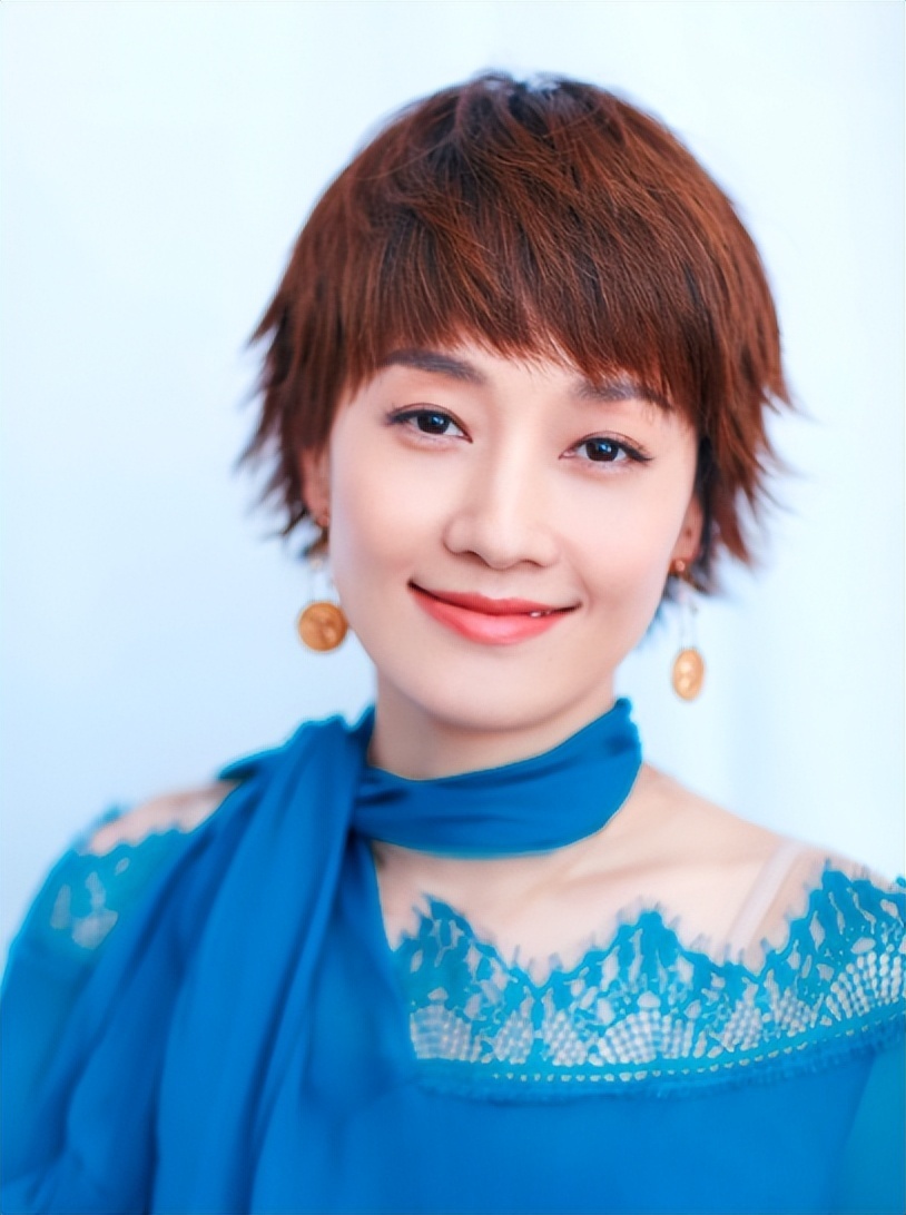 有一种尴尬叫马伊琍玩性感明明条件有限却非要露点什么