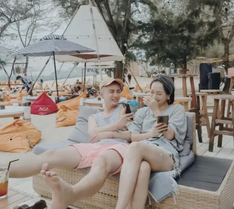 贾景晖:凭《庆余年》出圈,从校服到婚纱,妻子是演员,有女12岁