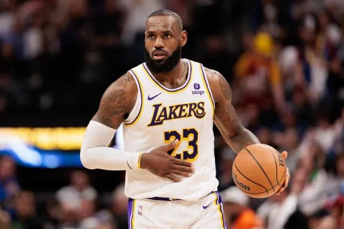 nba内部人士揭穿了詹姆斯控制教练决策的谣言