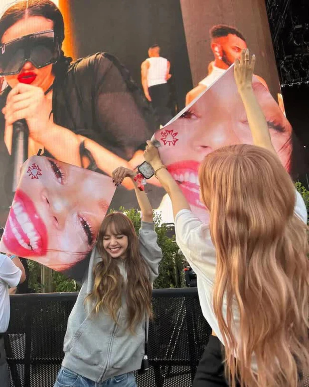 blackpinklisa罕见的性感时刻