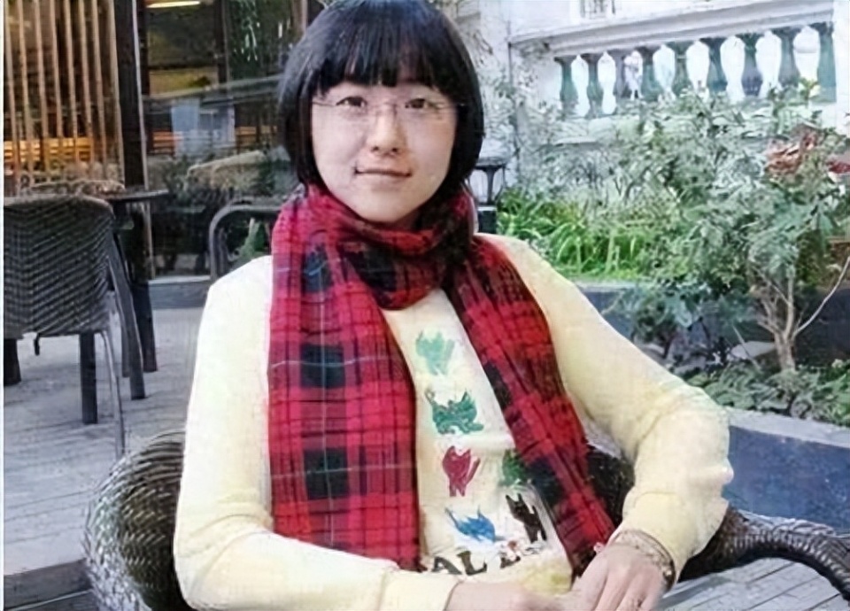 助理张冕去世17年，胡歌做了这三件事_腾讯新闻