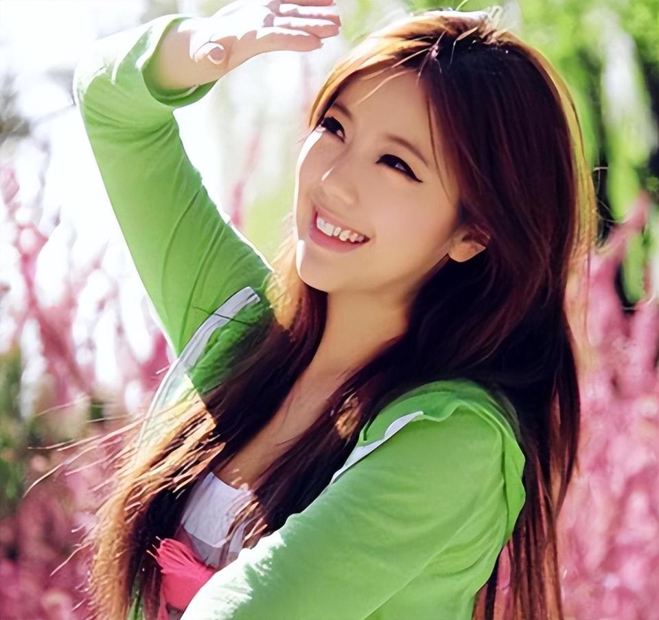 从校花到保姆,再从垫底到翻身,这一次,赵奕欢火力全开!