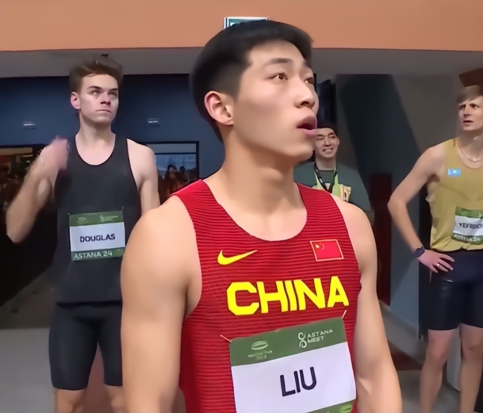 20岁中国跨栏新星跑出7秒58 爆冷夺60米栏冠军
