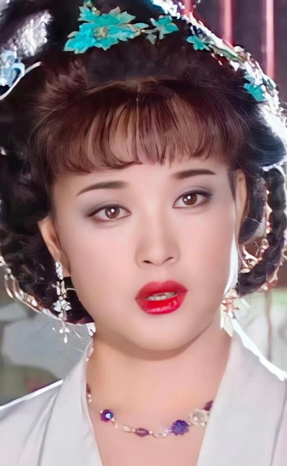 瘦得和排骨一样,却硬演丰腴美人"武则天",是谁的审美出了问题_腾讯