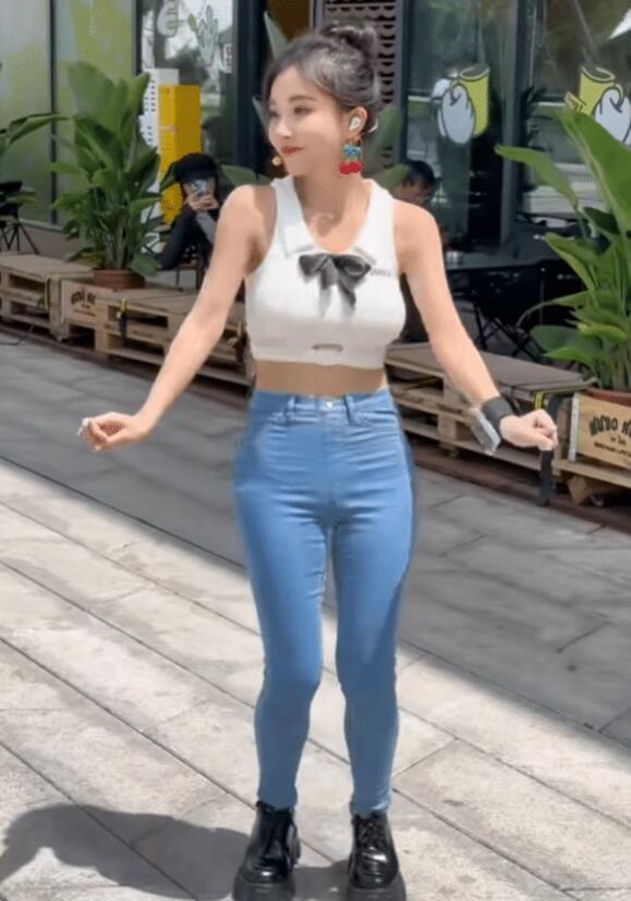 641
