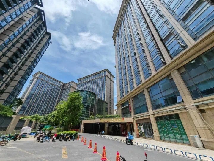 降价3.4亿元,申花核心区商场打"骨折"后终于成交