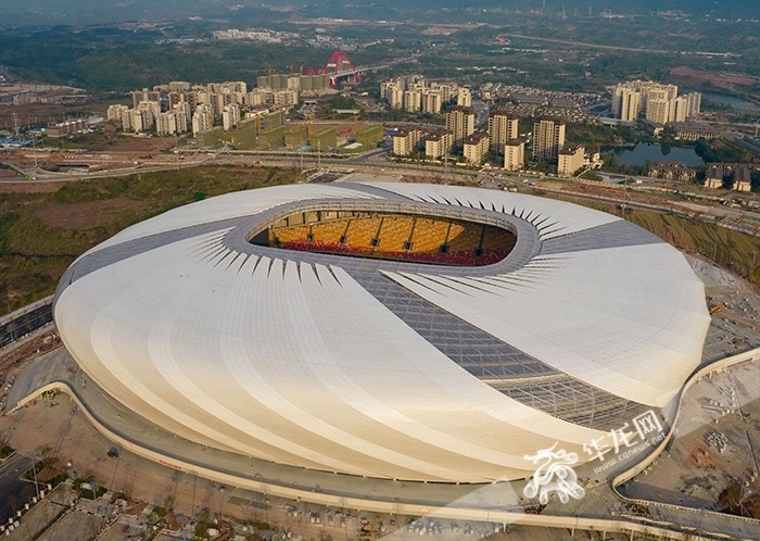 重庆首座专业足球场龙兴足球场正式亮相_腾讯新闻