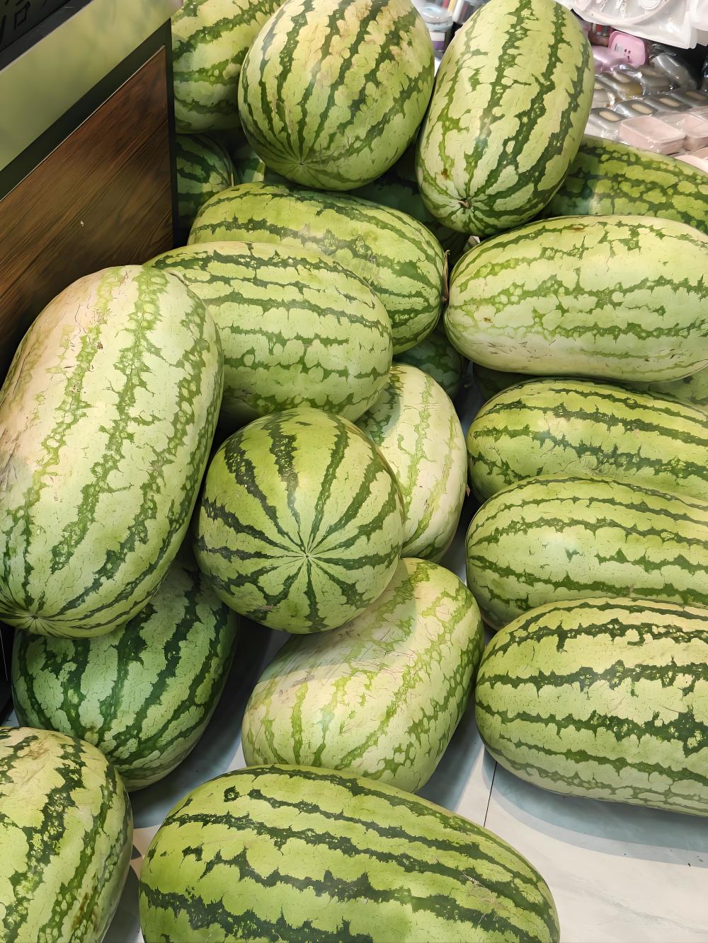 买西瓜别拍了,记住"3买3不买",又甜又酥脆,想吃好瓜很简单