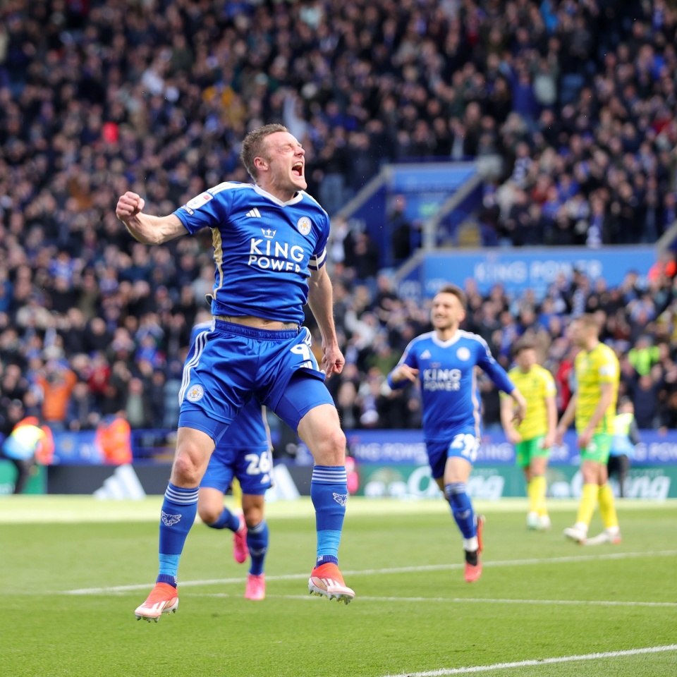 莱斯特城3-1逆转!终结6轮4分颓势 重返榜首,37岁瓦尔迪替补救主