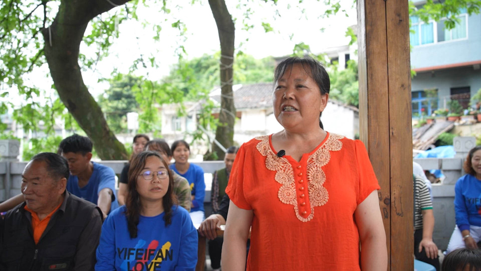 居委会党支部书记,"说事长"赵定方说出这次主要是召集大家商议举行