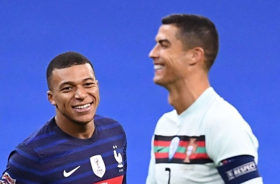 25岁28场36球!曝姆巴佩夏窗去皇马,追随c罗剑指金球_腾讯新闻