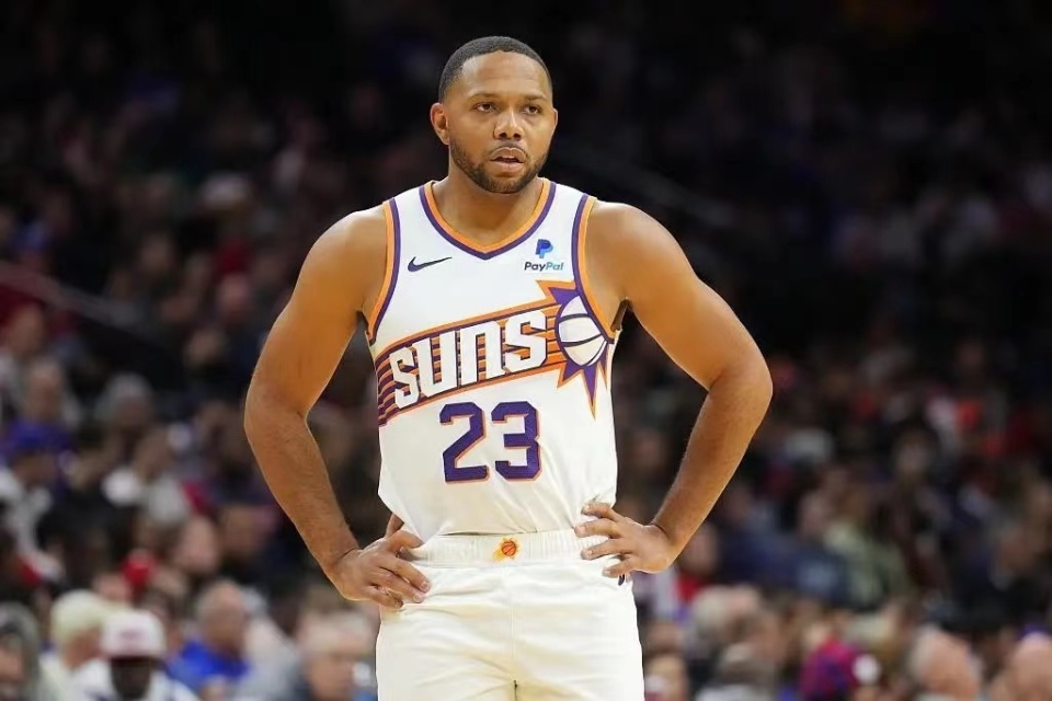 布克40分胜灰熊取6连胜罗斯17分15投20分320万戈登太超值