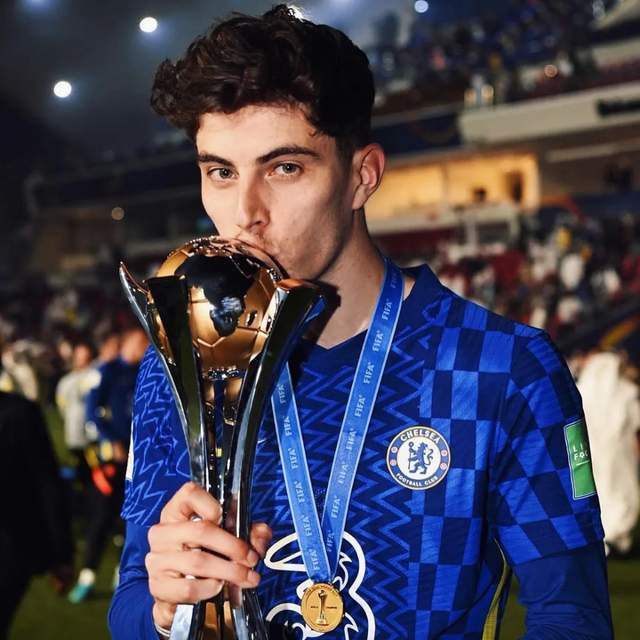 4.7亿狂购后切尔西举起大砍刀 欧冠功臣赫然在列_腾讯新闻