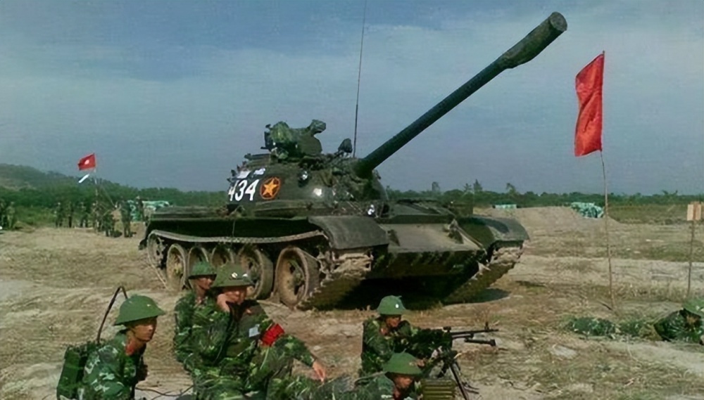 我军坦克开到眼前，越南军官还当自己人，命令调头被打成马蜂窝2021新闻热点摘要2022已更新(新华网/今日)