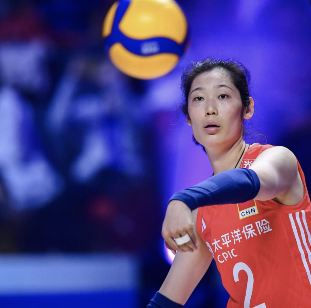 女排21岁新星崛起 挤掉奥运冠军张常宁成蔡斌爱将 摸高3米31超朱婷