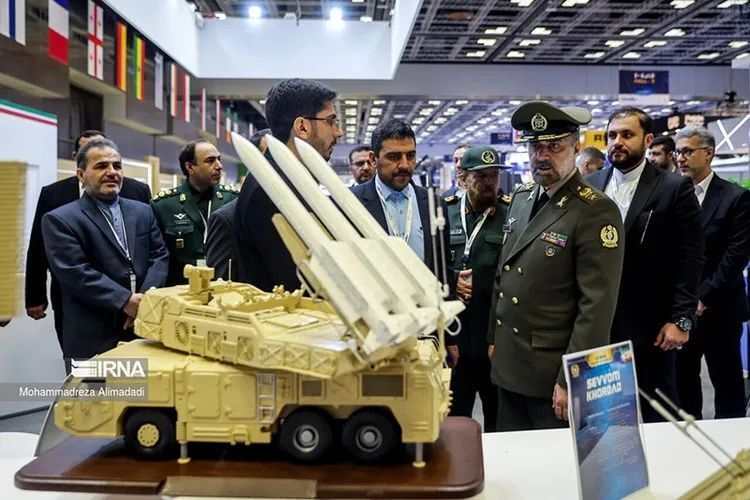 伊朗新型轮式防空导弹亮相多哈防务展!