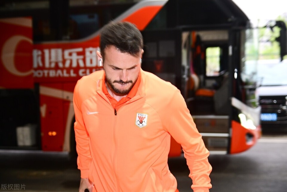 克雷桑与瓦科在鲁能无法共存?鲁媒点评不客气,崔