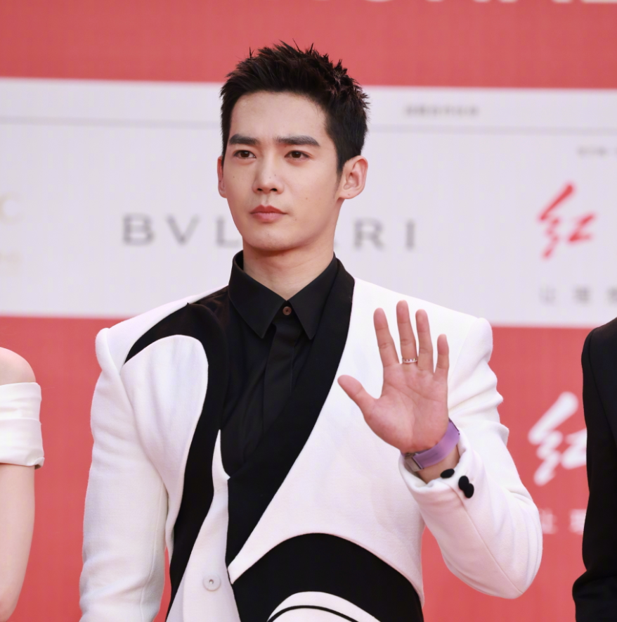 高圆圆造型太惊喜,胡歌穿搭依旧显帅气