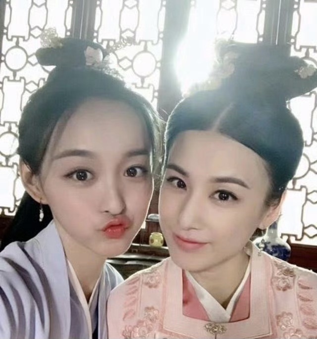 《岁岁青莲》:躲过了48岁的何润东,却被40岁依然妖娆的"星女郎"惊艳