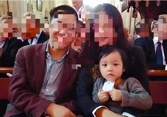 女大十八变 赵薇女儿近照曝光 又高又美