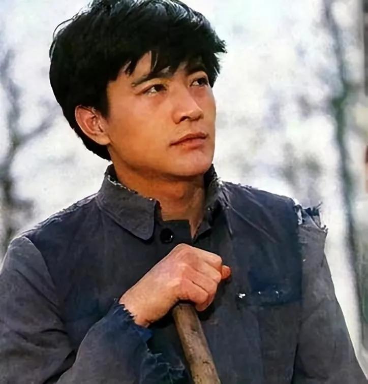 周里京：凭《人生》红极一时，29年不敢忘亡妻，清高一生误艺途_腾讯新闻