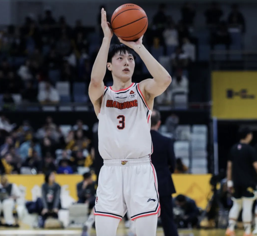 中国篮球大笑话 全明星门票打折销售 胡明轩票王被质疑水分大