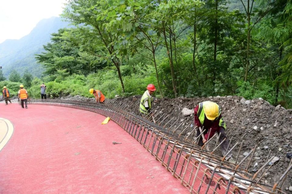 德阿高速公路绵竹段图片