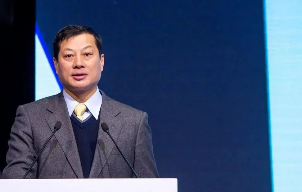 一汽徐留平调离,东风竺延风离任,新时代车企需要怎么样的掌门?