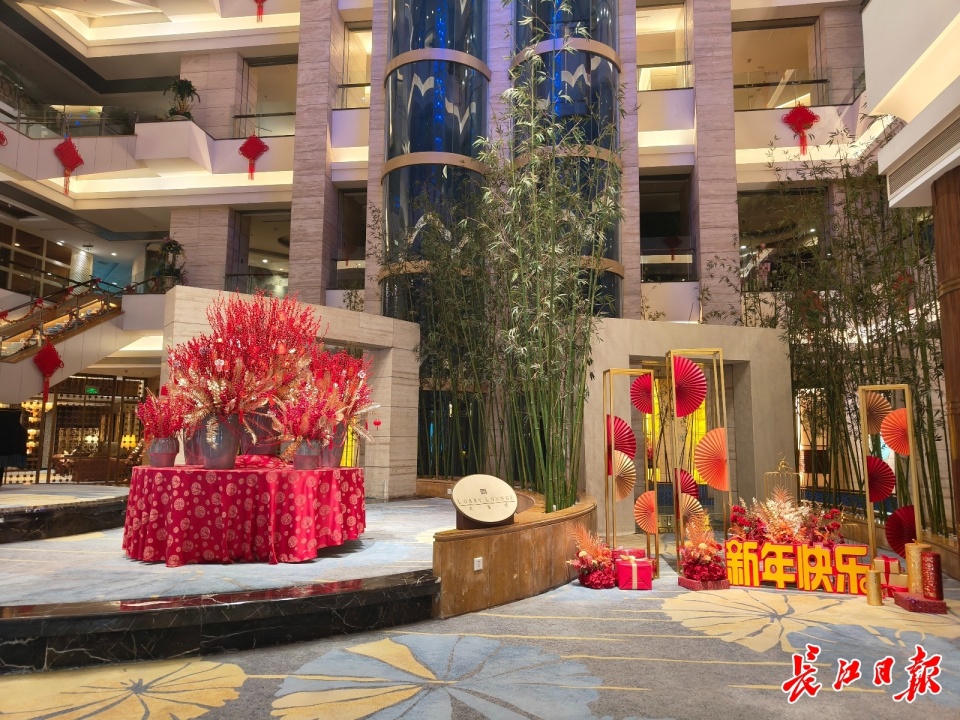 武汉酒店礼遇游客年味浓_腾讯新闻